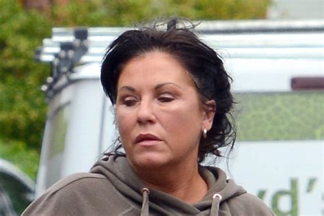 Jessie wallace is definitely a national treasure! EastEnders' Jessie Wallace looks fresh-faced as she heads ...
