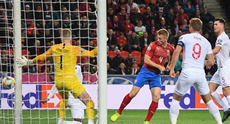 República checa e inglaterra se juegan el primer puesto del grupo d. Fútbol Internacional: Inglaterra vs. República Checa 2-1 por Eliminatorias Eurocopa 2020 GOL ...