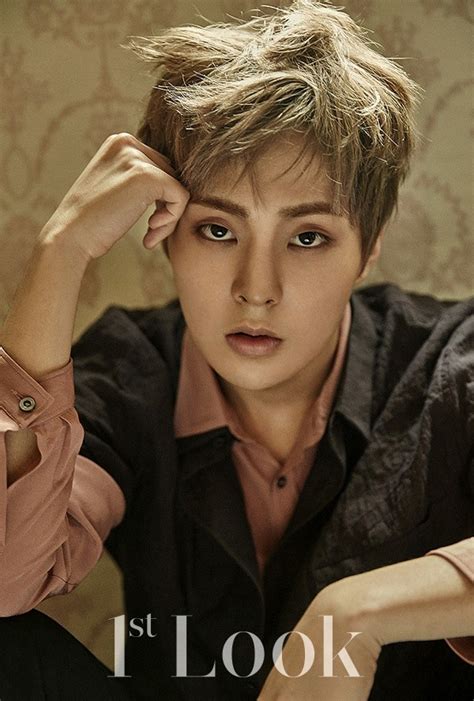 See more ideas about exo xiumin, exo, kim minseok exo. Foto Xiumin EXO di Majalah 1st Look Vol. 114 - Foto 2 dari 31