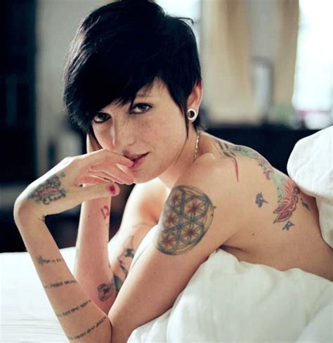 Watch how this black haired british woman gets fucked hardcore by the driver of the cab she is riding. 9 best images about Tattoo on Pinterest | Female tattoo ...