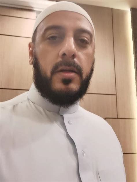 Keluarga akhirnya memutuskan syekh ali jaber akan dimakamkan di pondok pesantren daarul quran milik ustaz yusuf mansur. 6 Fakta Kabar Kritis Syekh Ali Jaber karena Covid-19 ...