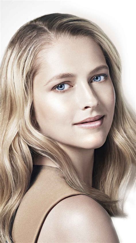The a discovery of witches star, 35, is currently pregnant with her fourth baby, and in a recent instagram post, she gets candid about. Teresa Palmer Free 4K Ultra HD Mobile Wallpaper