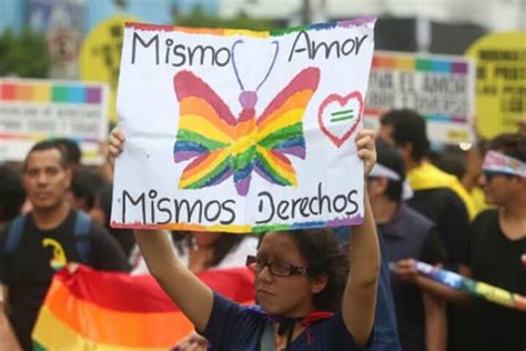 De este modo el derecho al matrimonio igualitario quedó garantizado para todas las personas en la totalidad del país, aunque de manera indirecta. Puebla aprueba el matrimonio igualitario