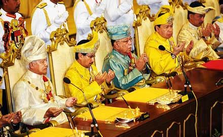 Sistem p emerintahan yang diamalkan di negara kita ialah siste m d e m o k ra daulat beerti kuasa atau hak tertinggi seseorang sultan untuk memerintah sesebuah negeri da n negara. Jaringan Melayu: Melayu perlu sedar, bukan Melayu fahami ...