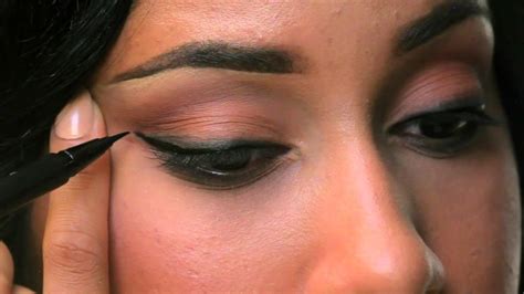 Stop just before getting to the ends of your lashes. How to Apply Eyeliner Three Ways by Sephora - YouTube