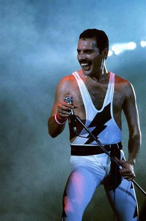 When did freddie mercury die? What is your favorite photograph of Freddie Mercury? - Quora