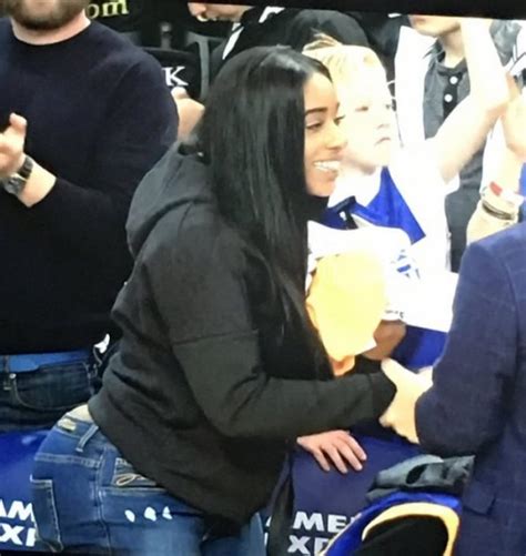 Beautiful woman over 30 have everything! Warriors Fly Out 6-Yr-Old Curry Fan & His THICK ASS Mom ...