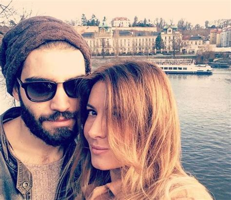 «ho pensato un po' a cosa dire sulla copertina di vanity fair con vanessa incontrada nuda. Selvaggia Lucarelli innamorata? A Praga con Lorenzo ...