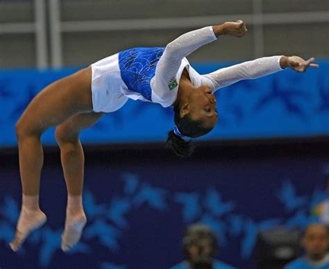 Daiane dos santos fez história com a vitória e conquista da primeira medalha de ouro brasileira em daiane representou o brasil nas olimpíadas de verão de 2004 e se qualificou para a final do solo ela conseguiu a quarta colocação depois de alguns problemas mínimos e a novos requerimentos do. Daiane dos Santos é pega no antidoping - Gym Blog Brazil