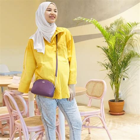We did not find results for: 10 Style Hijab Pakai Kemeja untuk Hangout ala Marsha Natika
