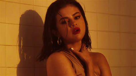 39,298 views, added to favorites 965 times. Clip "Wolves" : Selena Gomez fait monter la fièvre avec ...