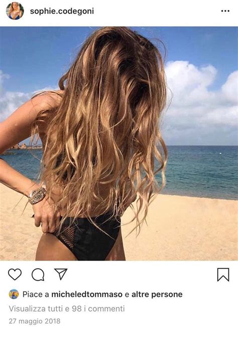 Poi tritate grossolanamente le noci 1 e mettetele da parte. Mistero su Instagram! Sophie Codegoni pubblica una foto ...