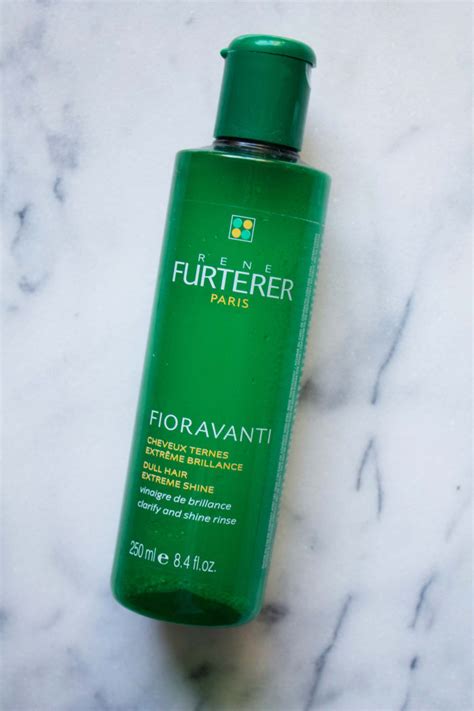 How to Use a Vinegar Rinse On Your Hair for Healthy, Shiny ...