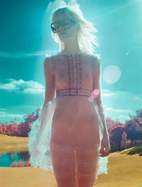 In this modern era, people like to get entertainment by using their smartphones. "So Cool" by Sølve Sundsbø - Vogue Italia on Behance