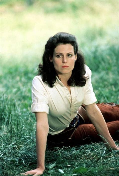 Maybe you would like to learn more about one of these? 2OTH CENTURY : Photo | Sigourney weaver, Sigourney, Older ...