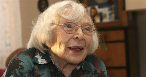 Libuše havelková se stala v české kinematografii takřka prototypem hodné a laskavé mámy a později babičky. Zemřela Libuše Havelková (†92), babička z Kouzelné školky ...