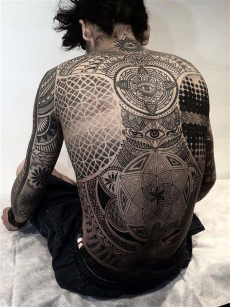 In the past, it was obligatory in many yakuza clans for members to get tattoos. 350+ Japanese Yakuza Tattoos With Meanings and History (2020) Irezumi Designs