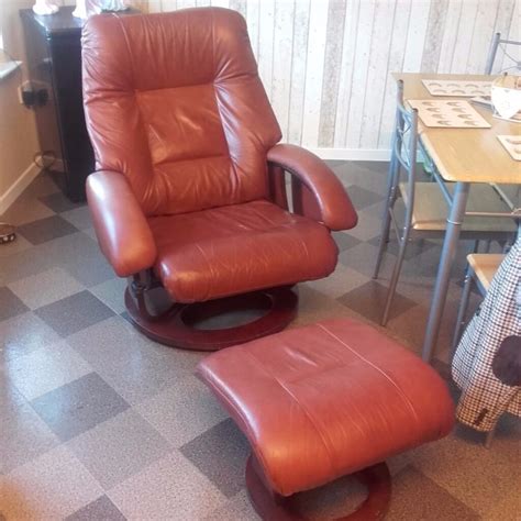 The chair lifts up nicely and smoothly thanks to its lift mechanism that pushes the couch up and tilts it forward. LEATHER RECLINER / SWIVEL CHAIR PLUS FOOTSTOOL | in Perth ...