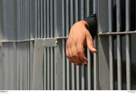 Ο γιάννης λοβέρδος εύχεται στις ελληνικές ένοπλες δυνάμεις με φωτογραφία από. Αντιγραφάκιας: Η κυβέρνηση Τσίπρα απελευθερώνει ...