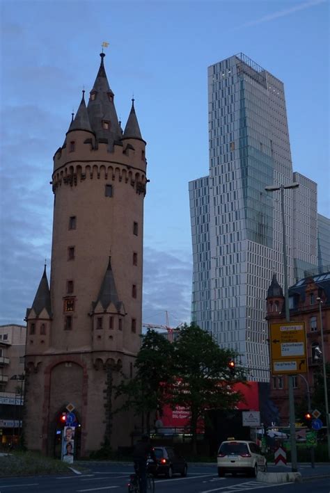 Einblick in die bedienoberfläche von ubuntu desktop 17.10. Alt und Neu Foto & Bild | architektur, stadtlandschaft ...