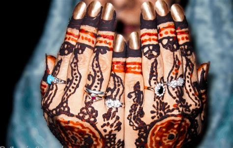 Yuk intip 60+ gambar henna tangan yang cantik yang bisa kamu tiru berikut ini. 100+ Gambar Henna Tangan, Kaki, Pengantin | Motif, Corak ...