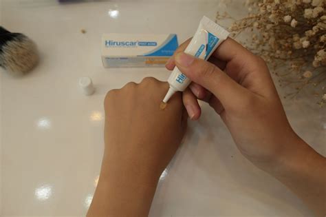 Photos are taken on the 11th of august. Gel trị thâm mụn Hiruscar Post Acne - Review mỹ phẩm