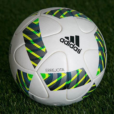 With the way technology is going, the soccer ball. Adidas Errejota 2016 Fußball veröffentlicht - Nur Fussball