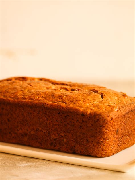 It is a perfectly sweet, super moist, soft and fluffy cake that you won't believe that you can top it with chopped walnuts but i like to keep it plain and simple with full of banana flavor only. Eggless Banana Walnut Loaf Cake | Veenas Vegnation