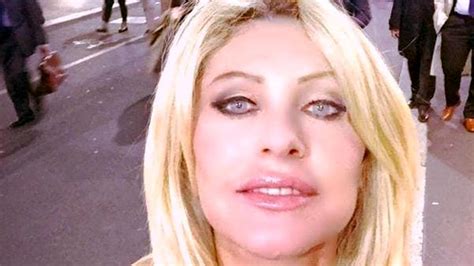 Jun 07, 2021 · paola ferrari ha rifilato un'altra stoccata al vetriolo alla giovane e bellissima presentatrice sportiva diletta leotta durante un'intervista radiofonica rilasciata al programma radiofonico un. Paola Ferrari, frase shock contro gli islamici: il web la ...