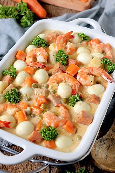While the names of some dishes may be the same as those found in other cuisines, many of them have evolved to mean something distinctly different in the context of filipino cuisine. Filipino Christmas Dishes Recipe : Filipino Party ...