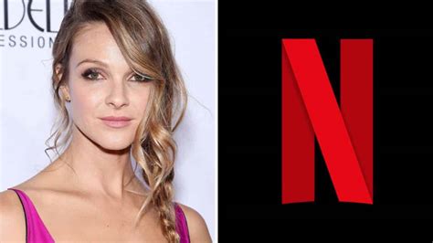 The series follows two best friend and the complex bond between them. Firefly Lane: anche Beau Garrett nel cast della serie ...