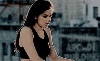 Share the best gifs now >>>. Hailee Steinfeld Idk If I Like This But The Video Was Hard ...