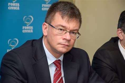 Klaus iohannis is the current president of romania, in office since december 21, 2014. Mihai Răzvan Ungureanu revine la conducerea SIE