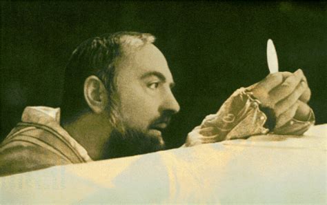 Padre pio quote of the day: Senza Pagare: Padre Pio: dizia Missa humildemente ...