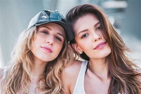 Vitória strada está namorando a atriz marcella rica e comentou pela primeira vez sobre o assunto. Vitória Strada entrega detalhes inéditos de romance com ...