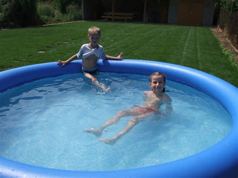 Relaxační bazén zase láká rodiny s dětmi. bomotech | bazén 2013 - rajce.net