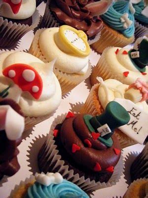 I used planet cake's vanilla cupcake recipe with white chocolate ganache and bakels fondant. Edible imagination: alice in wonderland - wacky cupcakes + september's book | Recipe (With ...