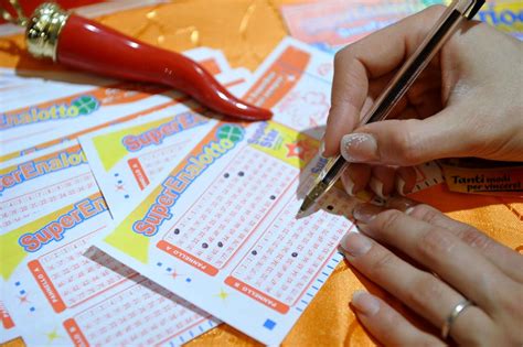 Tutte le ultime estrazioni del superenalotto del martedì, giovedì e sabato aggiornate in tempo reale, risultati precedenti e archivi. Estrazioni oggi Lotto e SuperEnalotto: i numeri vincenti di sabato 29 dicembre 2018