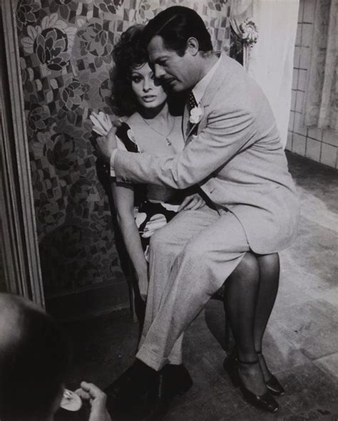 Eduardo de filippo (commedia teatrale filumena marturano). Marcello Mastroianni & Sophia Loren in "Matrimonio all ...