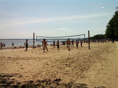 Je me suis filmer seul et il y avais des gent qui m'avais parler par rapport a ma. Vue Sur La Plage Publique Du Parc National D'Oka. | Photo ...