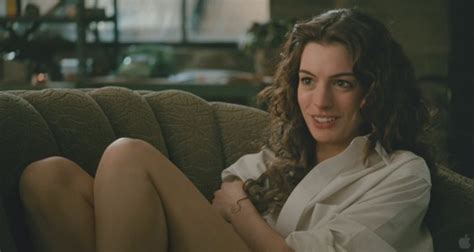 Love and other drugs (2010). Curly celebs? - posted in the curlyhair community