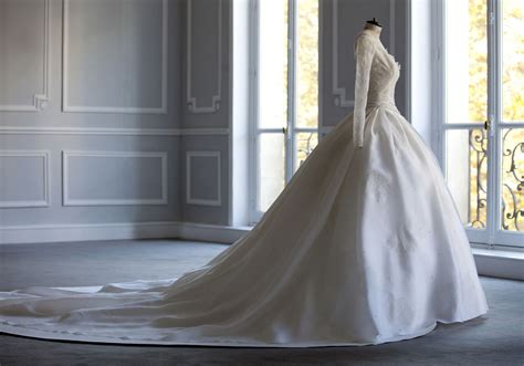 Its beauty lies in the minute details and understated design. Savoir-faire: Angelababy's Wedding Dress | DIORMAG