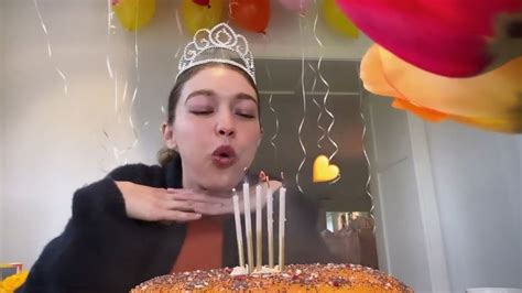 The son of tv star & former model yolanda hadid and real estate developer mohamed hadid, has a massive fan following on social media. Am 25. Geburtstag: Hier feiert Gigi Hadid mit sich selbst ...