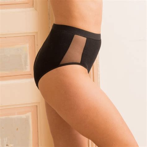 Pour les femmes qui ont du ventre et envie de confort. Culotte haute en coton biologique - Piura