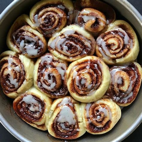 Quick n easy homemade pizza recipe. Shortcut: Pizza Dough Cinnamon Rolls | Recipe | Pizza dough cinnamon rolls, Vegan cinnamon rolls ...