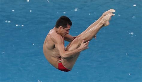 Jun 13, 2021 · los clavadistas mexicanos osmar olvera y rommel pacheco, se quedaron en el primer y segundo lugar del trampolín 3 metros individual. Rommel pasa en segundo a final de trampolín de tres metros ...