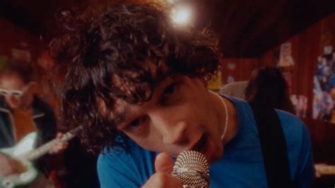 From 'bridget jones's diary' to 'when harry met sally'. The 1975's New "Me & You Together Song" Video Is a Rom-Com ...