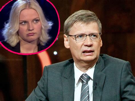 Pastewka ist eine deutsche fernsehserie mit bastian pastewka, in der er sich selbst spielt.schauplätze der sitcom sind köln und bonn.andere mehrfach wiederkehrende handlungsorte sind unter anderem kassel und frankfurt am main. WWM: Günther Jauch geht die Geduld aus | Promiflash.de