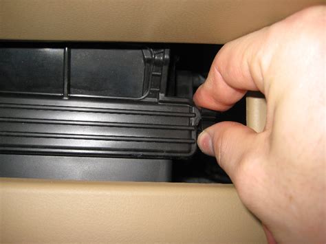 Cabin air filter hyundai elantra. Hyundai-Elantra-HVAC-Cabin-Air-Filter-Replacement-Guide-013