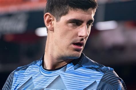 Thibaut nicolas marc courtois (* 11. Real Madrid: Die große Herausforderung für Thibaut ...